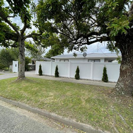 Modern studio apartment Motueka Esterno foto